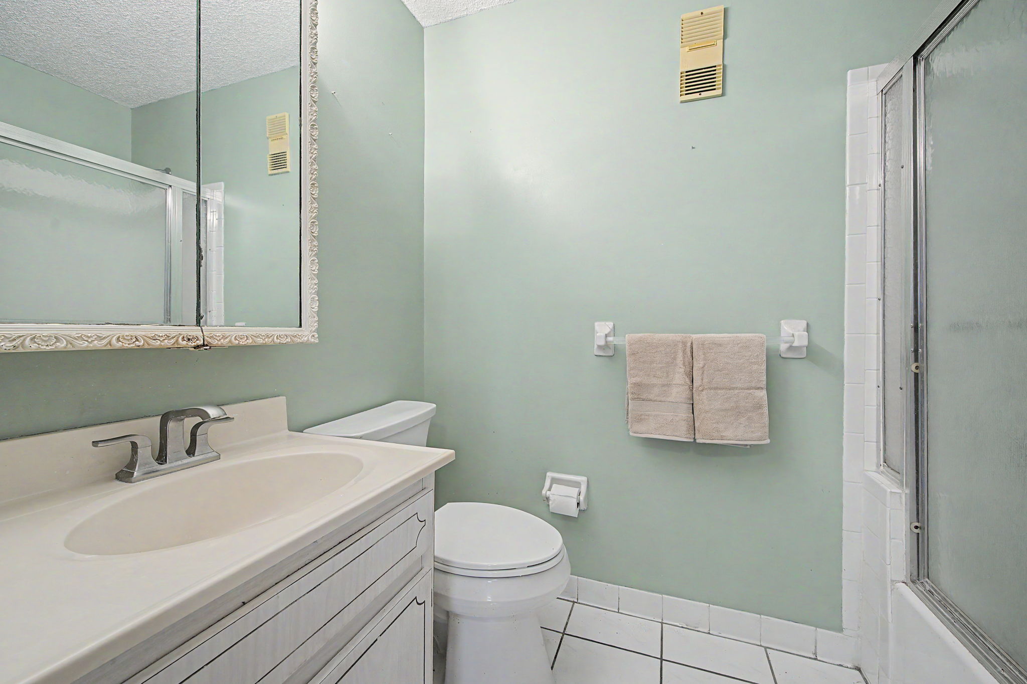 Bathroom2