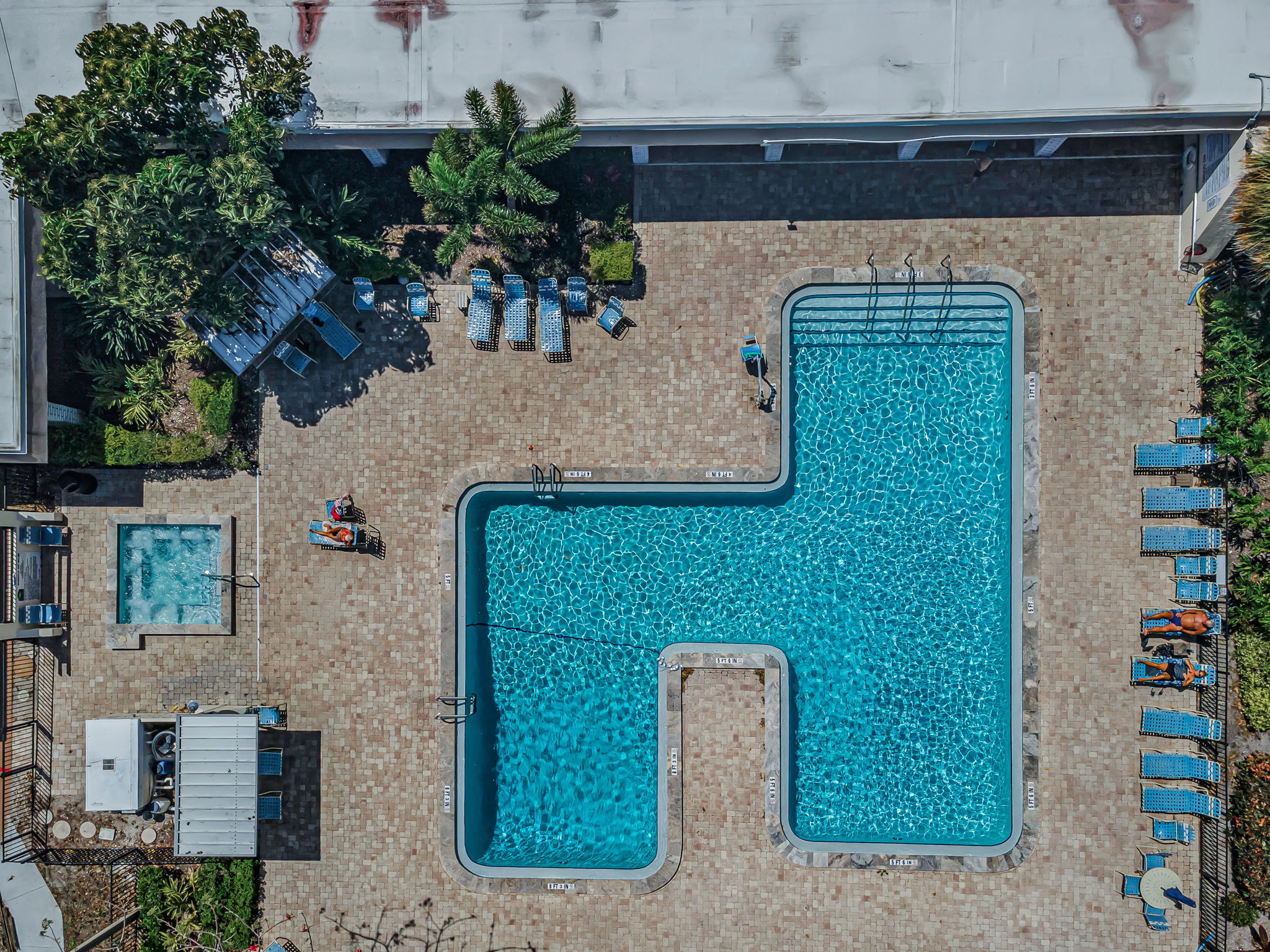Pool221