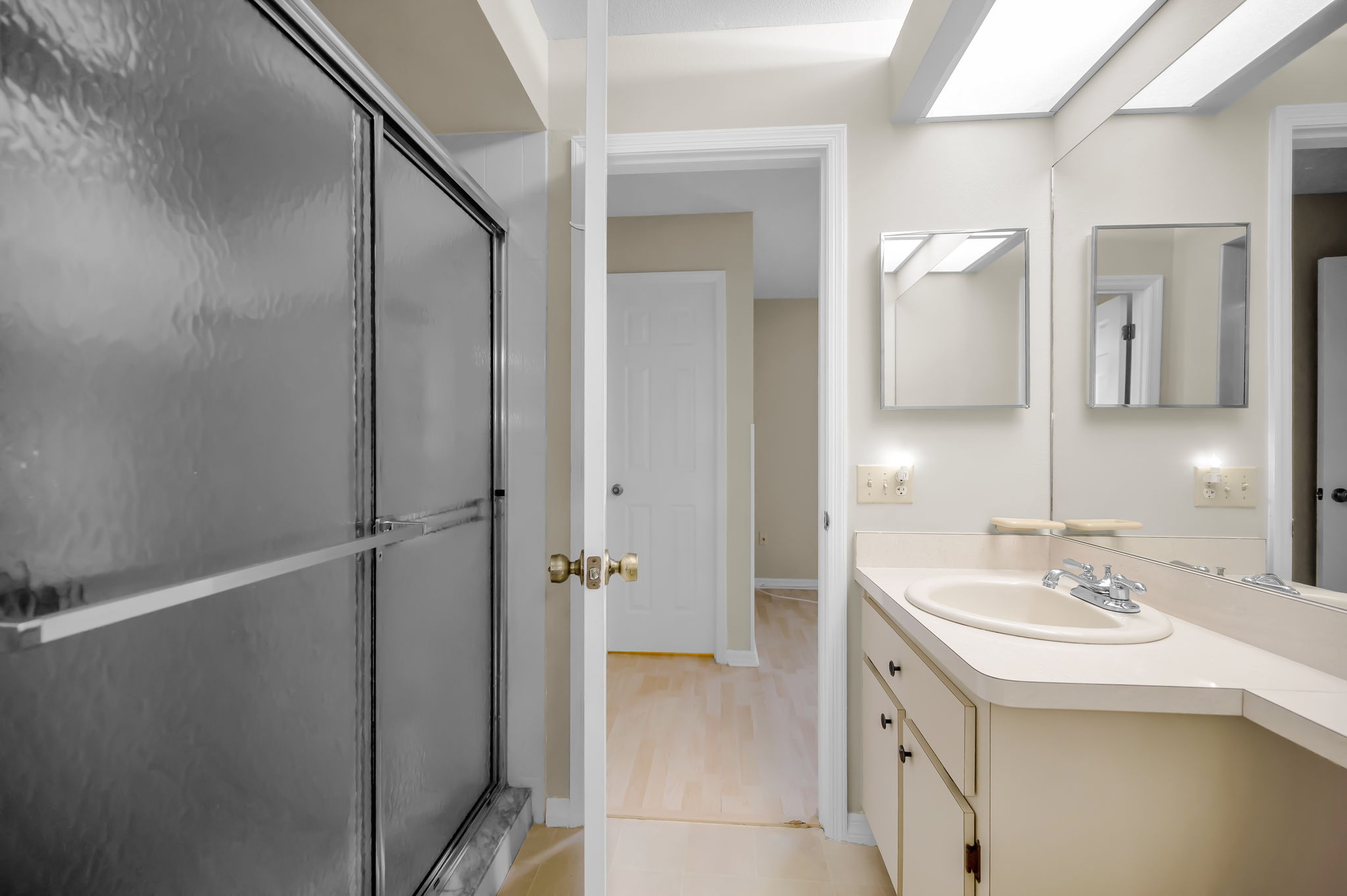 Primary Bathroom1b