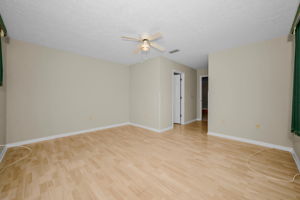 Primary Bedroom1c