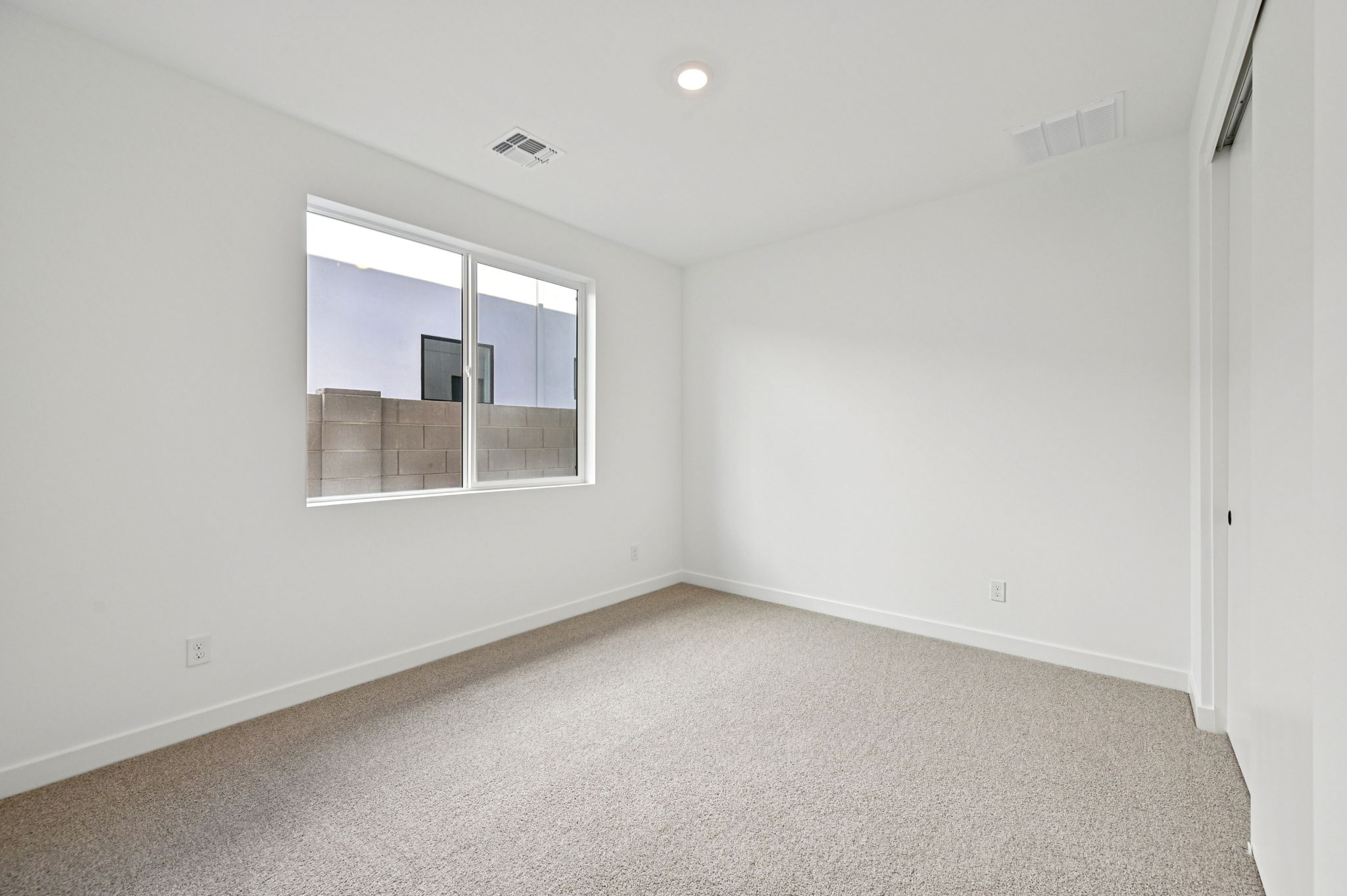 7956 W GRISWOLD RD-018