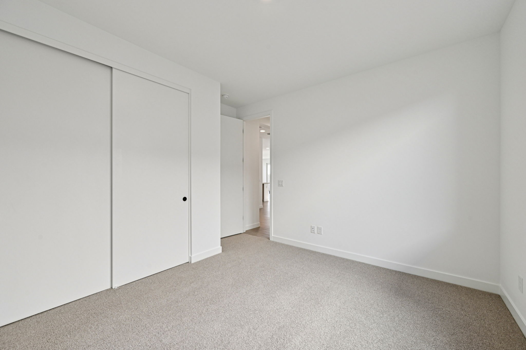 7956 W GRISWOLD RD-019