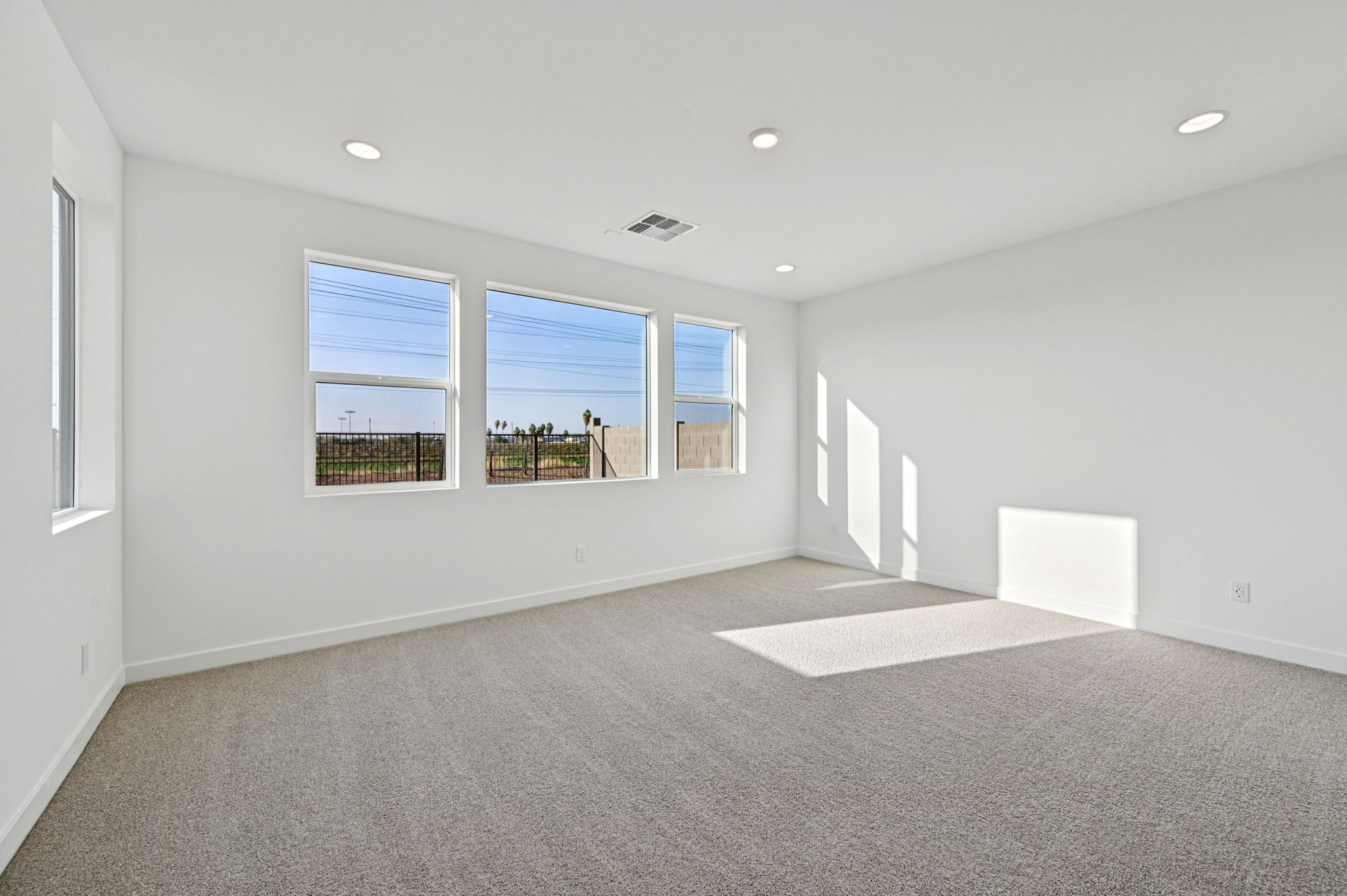 7956 W GRISWOLD RD-028
