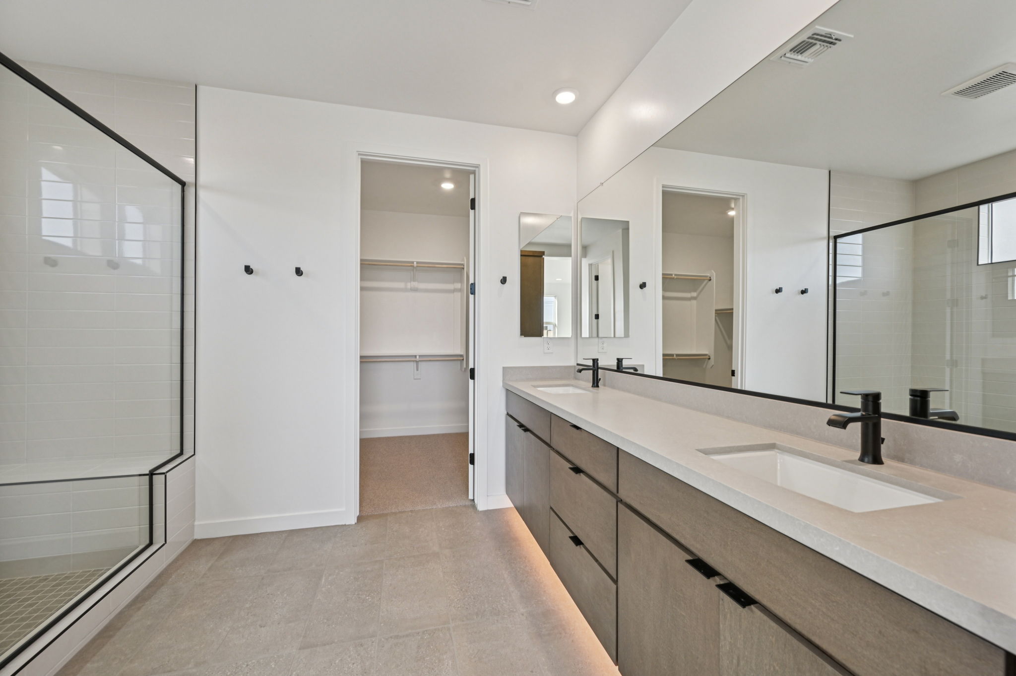 7956 W GRISWOLD RD-032