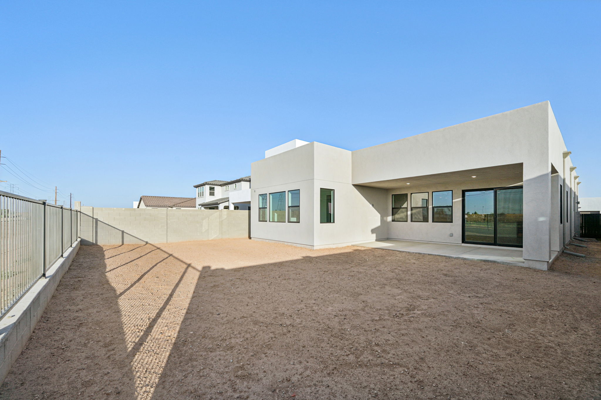 7956 W GRISWOLD RD-043
