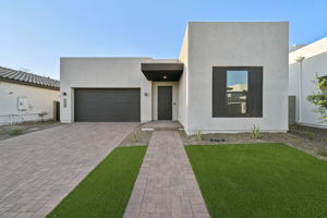 7956 W GRISWOLD RD-001