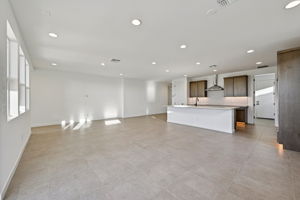 7956 W GRISWOLD RD-005