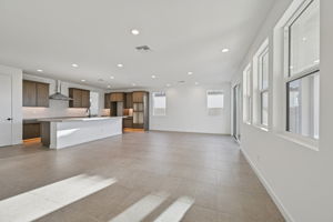 7956 W GRISWOLD RD-006