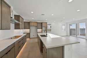 7956 W GRISWOLD RD-007