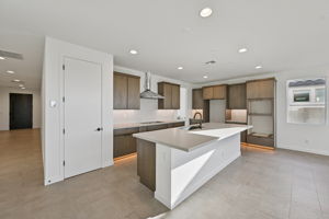 7956 W GRISWOLD RD-008