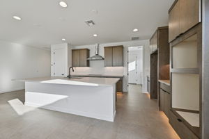 7956 W GRISWOLD RD-010