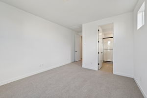 7956 W GRISWOLD RD-016
