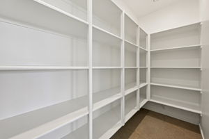 7956 W GRISWOLD RD-022