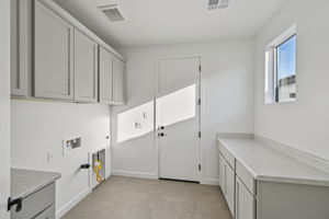 7956 W GRISWOLD RD-023
