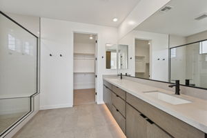 7956 W GRISWOLD RD-032