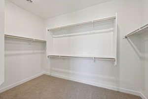 7956 W GRISWOLD RD-037