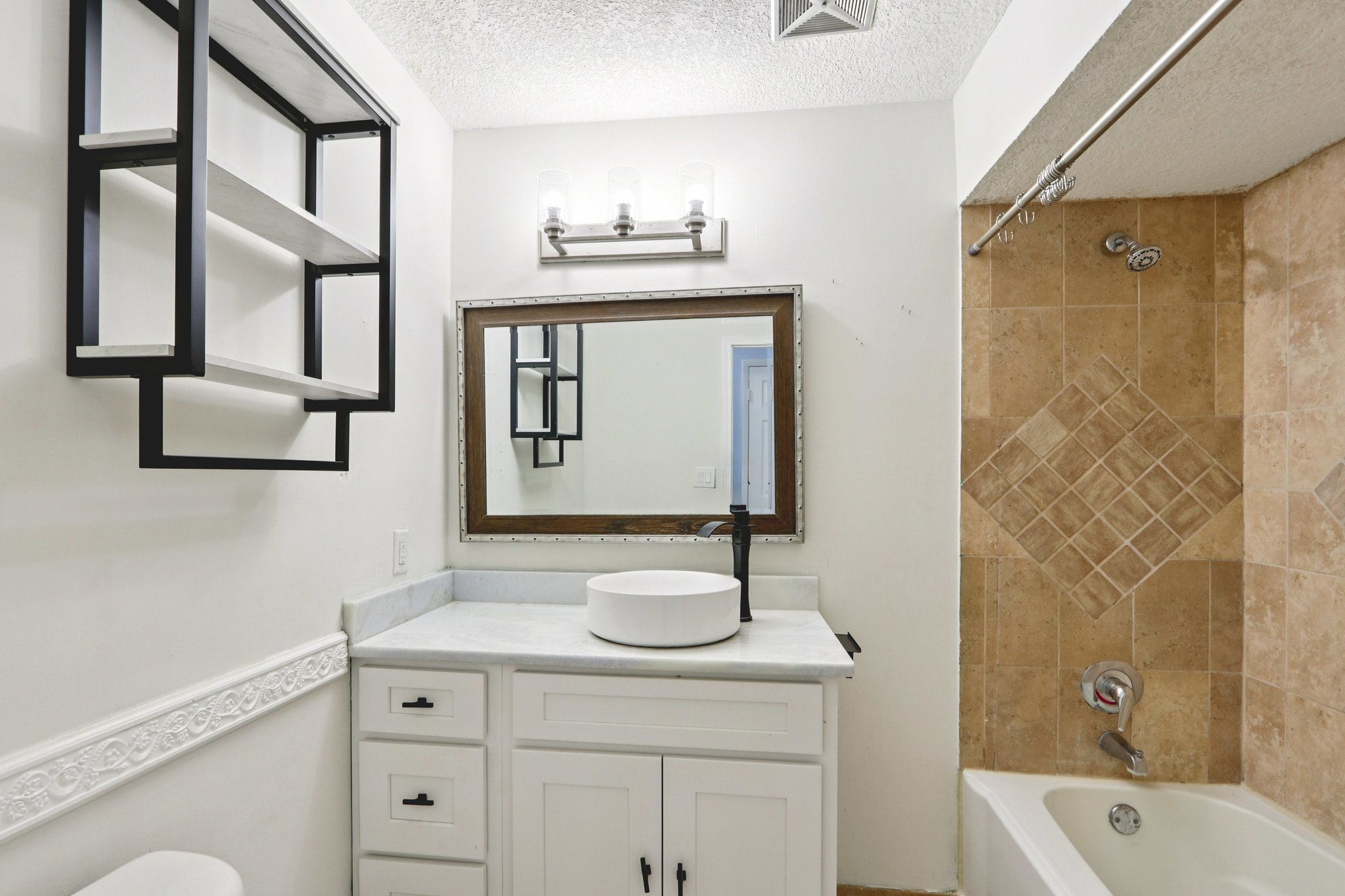 Jolliet Dr-S1202-026.jpg