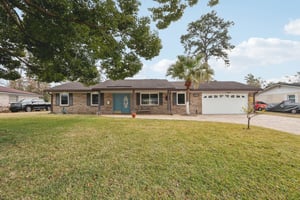 Jolliet Dr-S1202-001.jpg