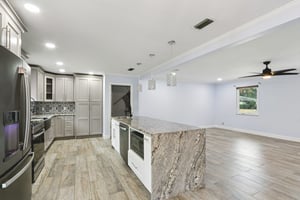 Jolliet Dr-S1202-012.jpg