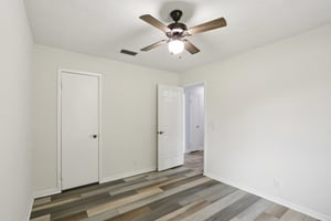 Jolliet Dr-S1202-018.jpg