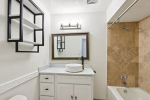 Jolliet Dr-S1202-026.jpg