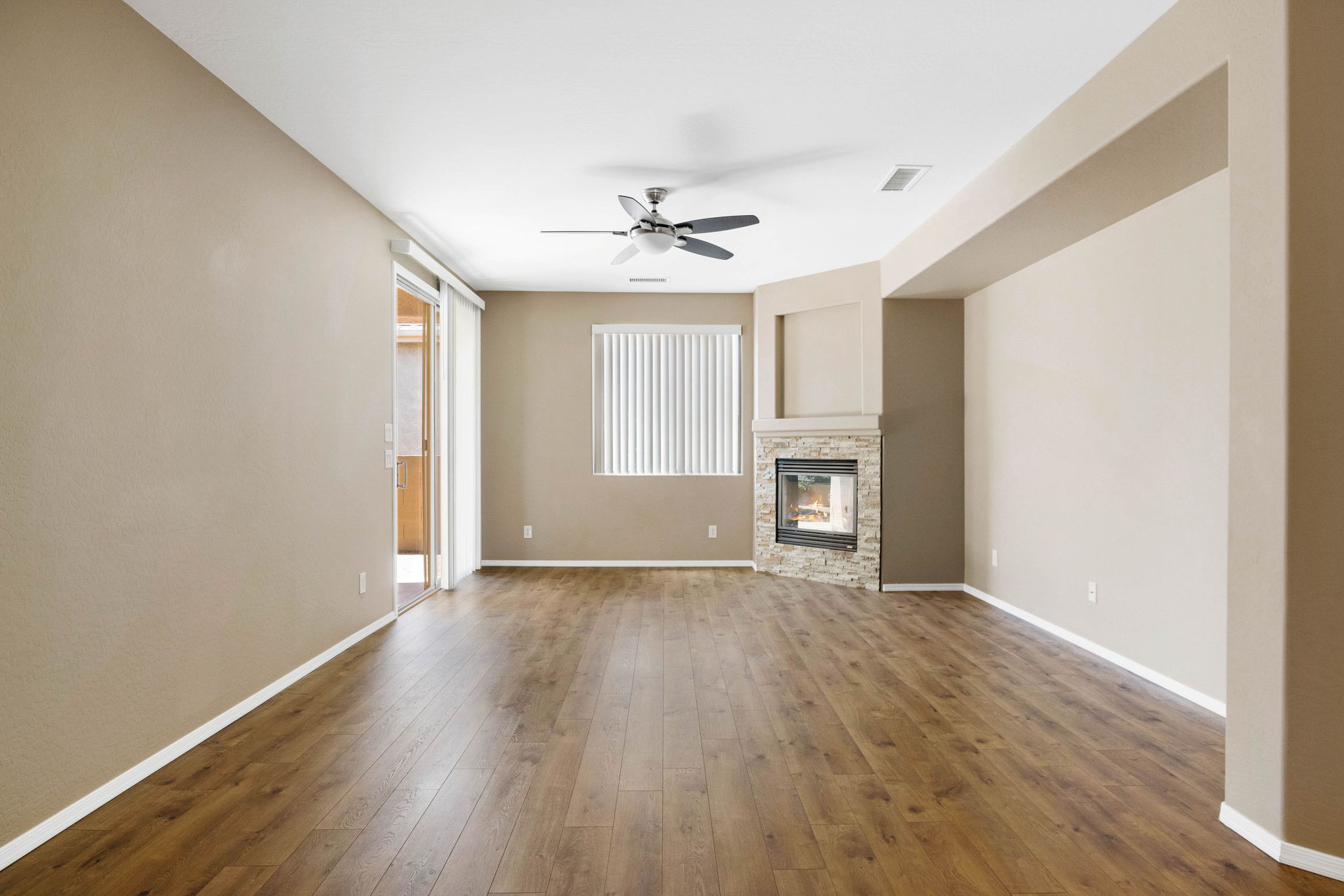 Living Room (3)
