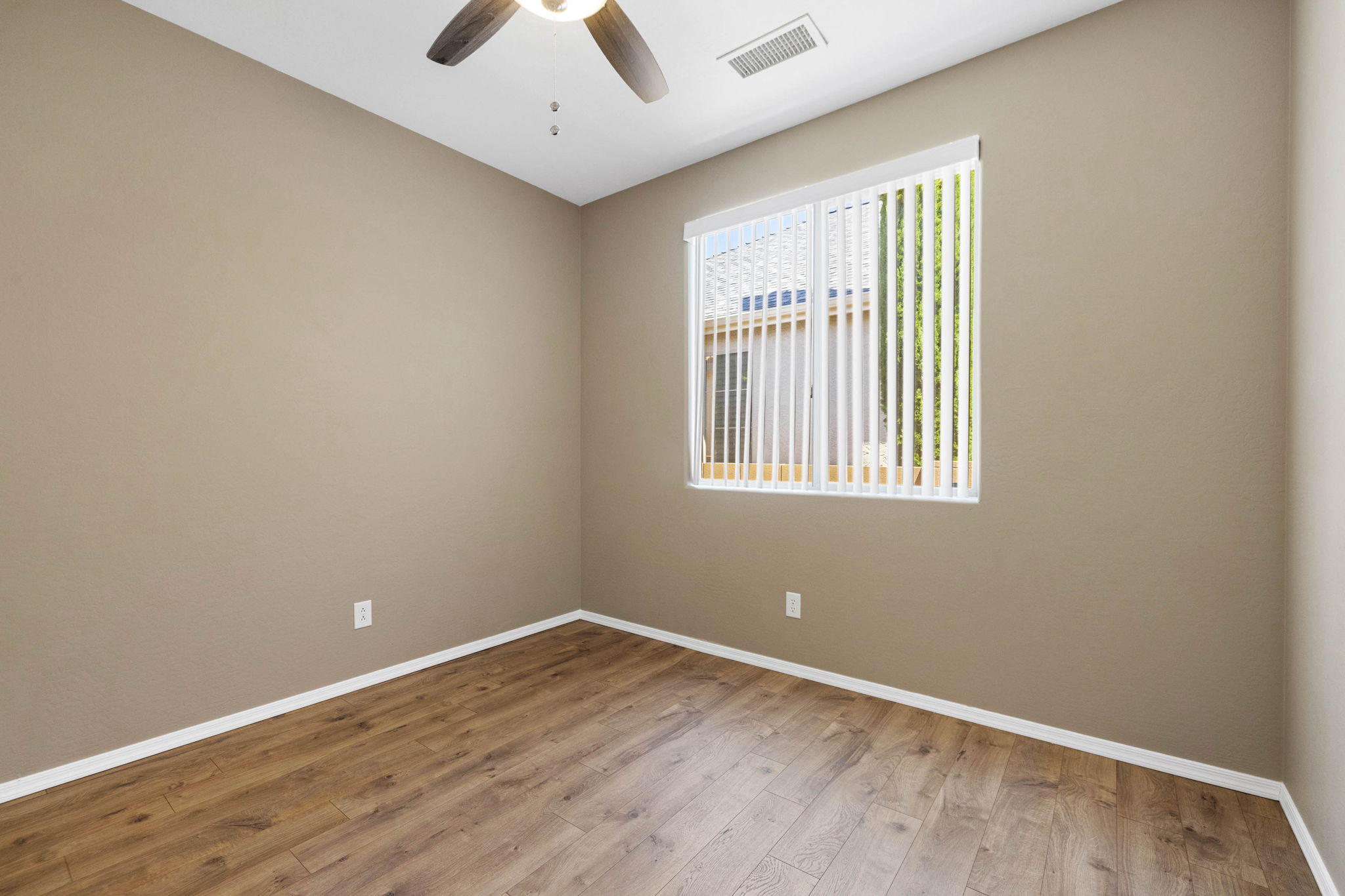 Bedroom 2 (1)