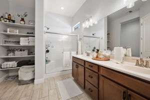 Primary Bathroom (2)