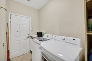  Photo 34