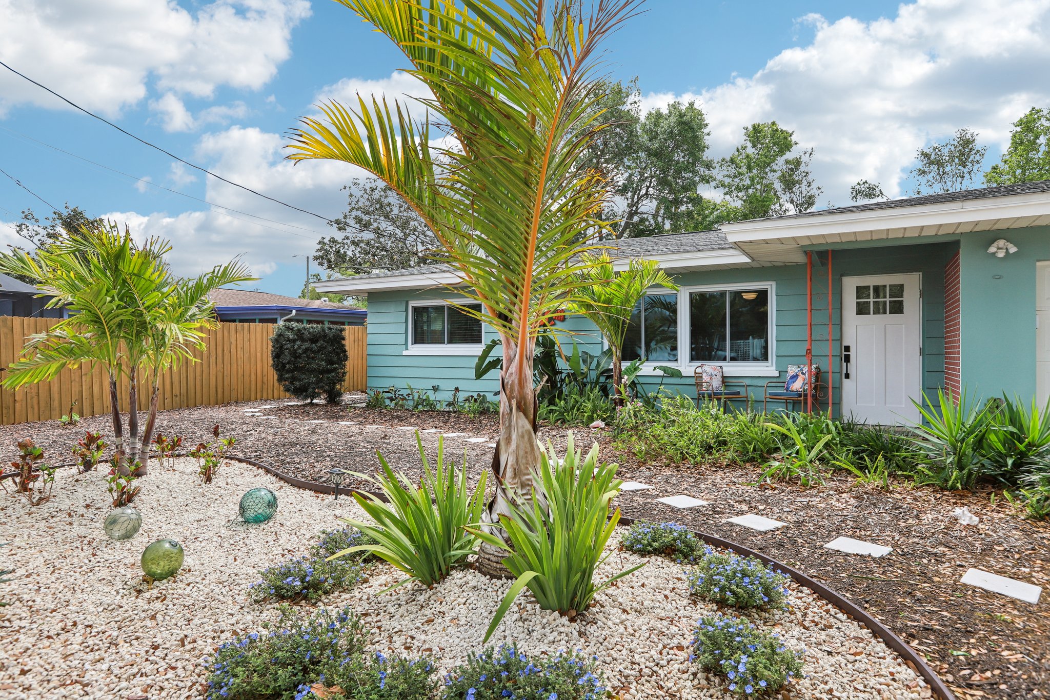 Lakeside Dr-S1703-007.jpg