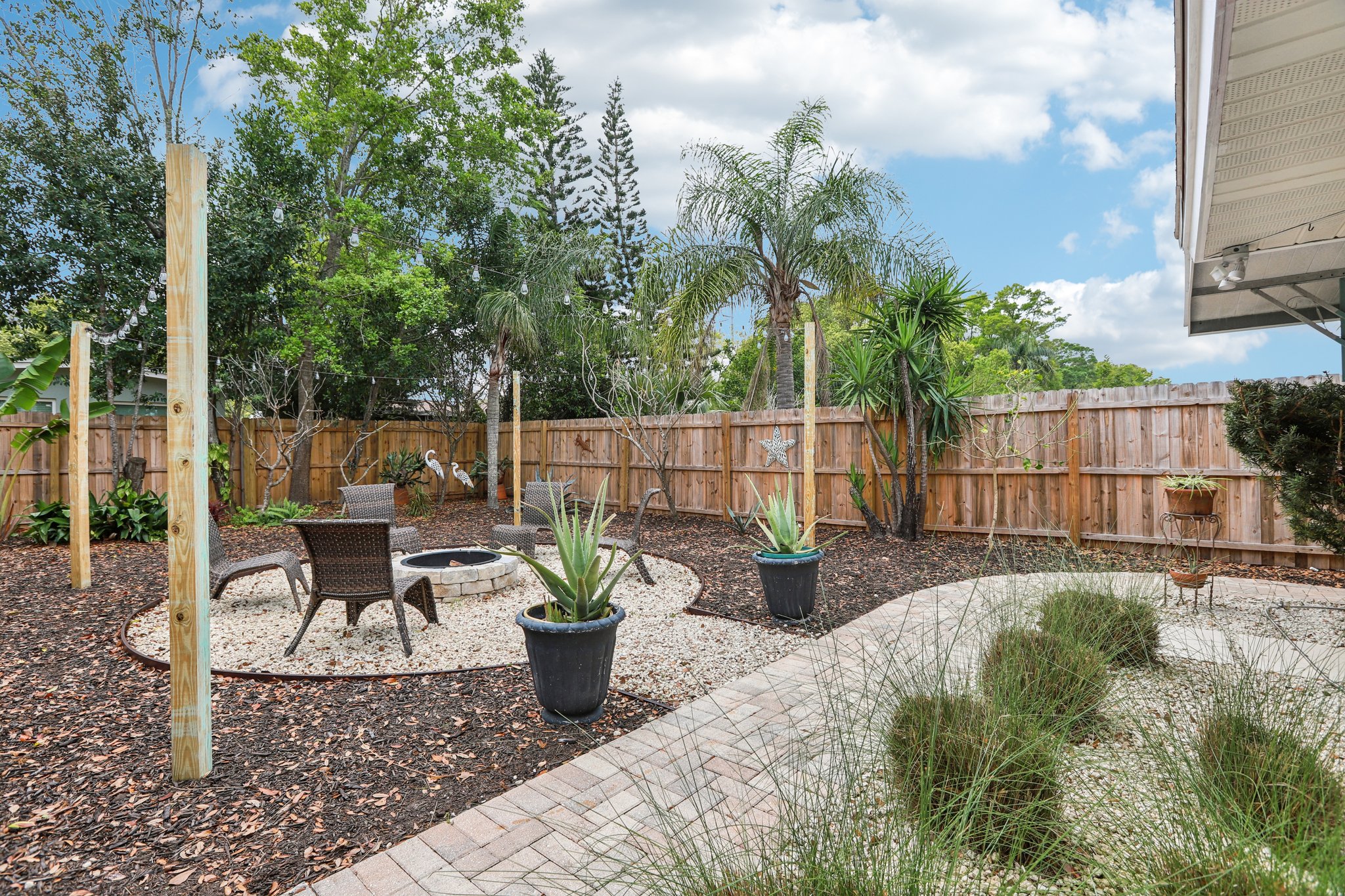 Lakeside Dr-S1703-045.jpg