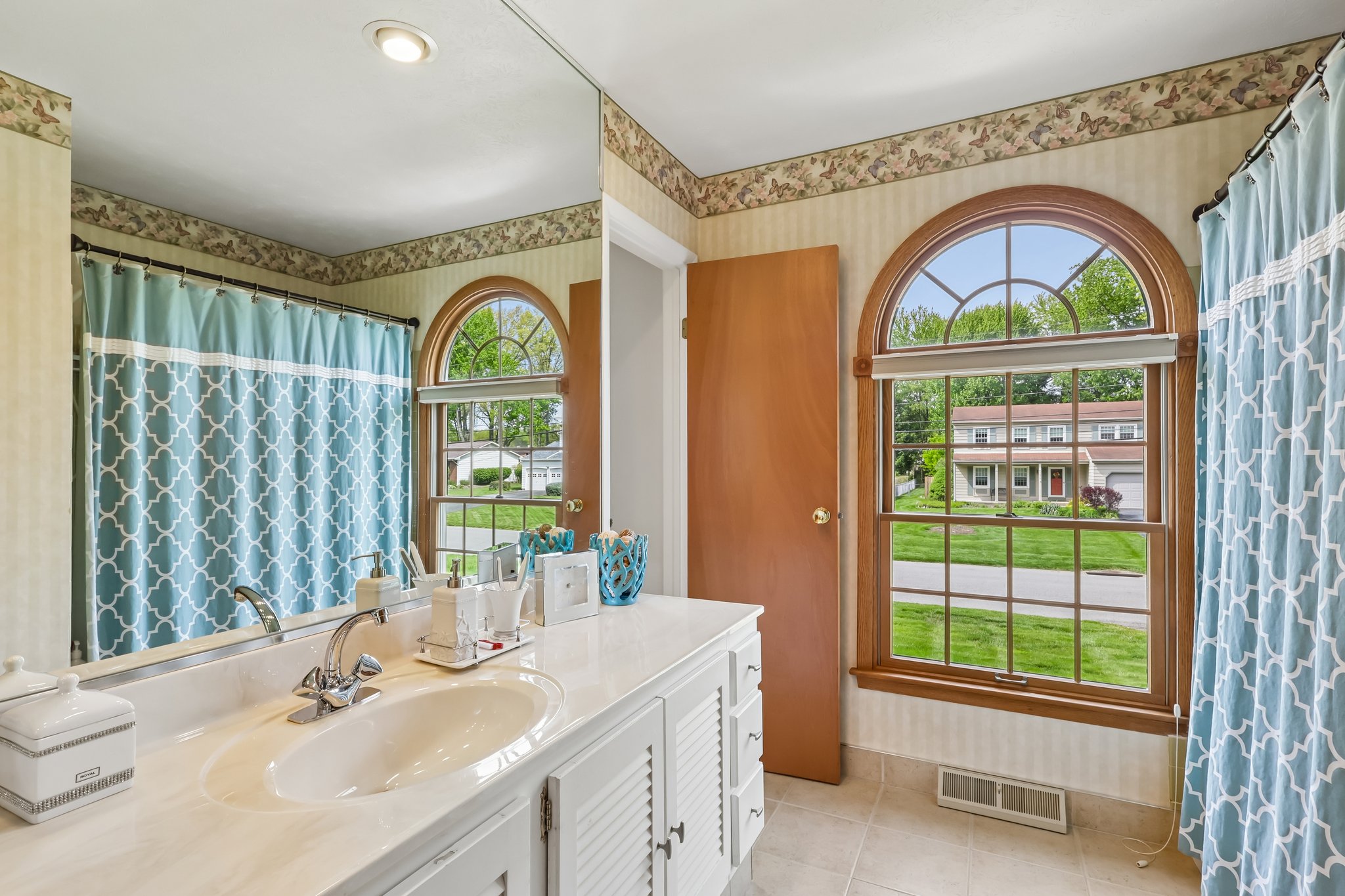 Glen Oaks Dr-S1305-024.jpg