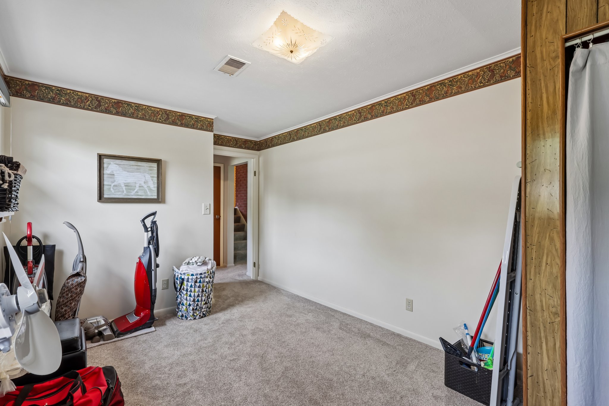 Glen Oaks Dr-S1305-037.jpg