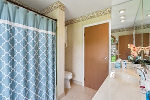 Glen Oaks Dr-S1305-025.jpg