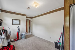 Glen Oaks Dr-S1305-037.jpg