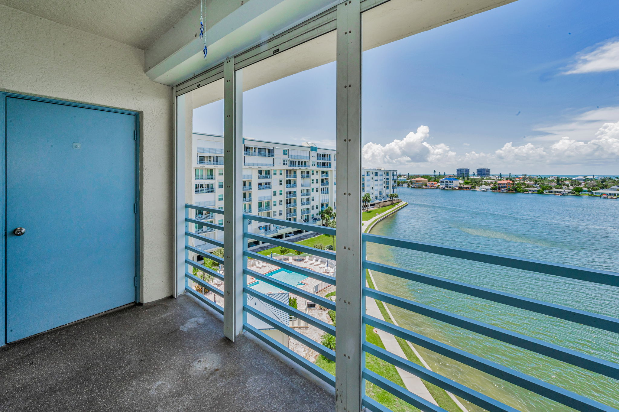 Balcony2