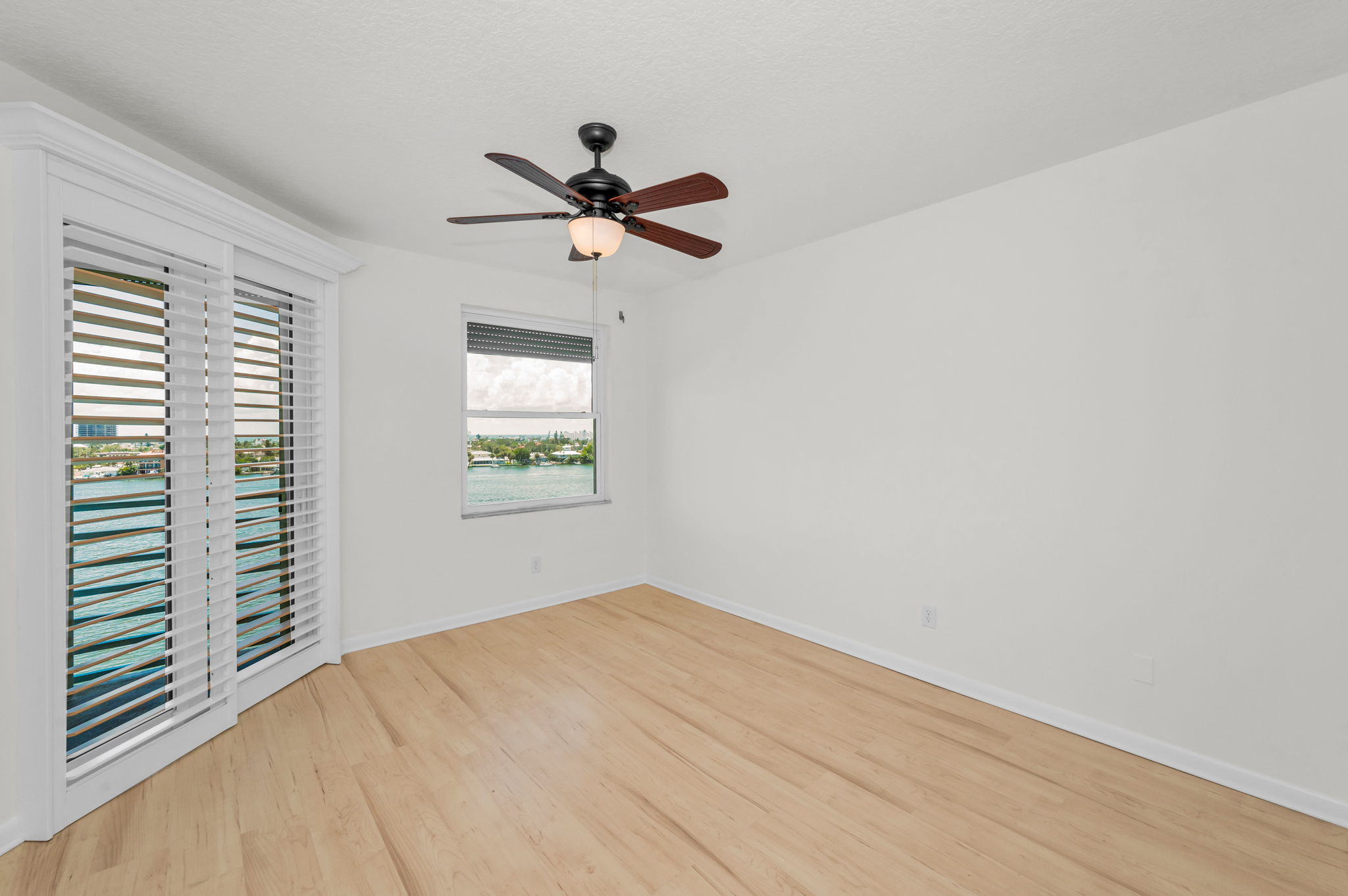 Primary Bedroom1a