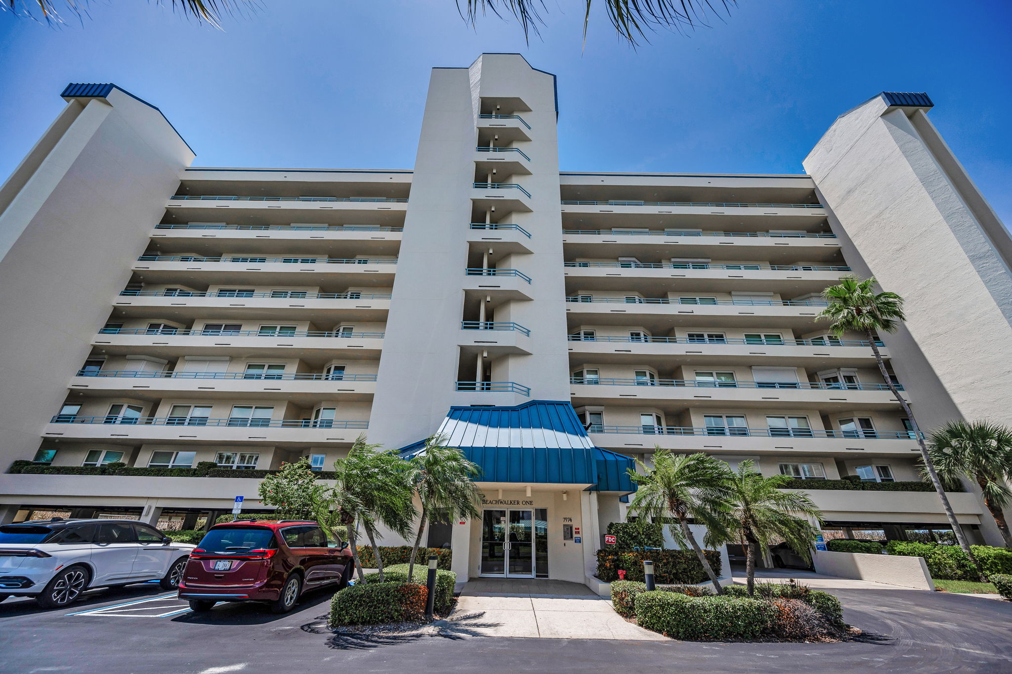 Front Exterior8
