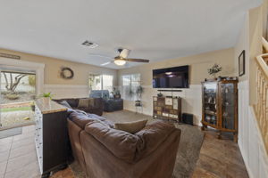  Photo 0