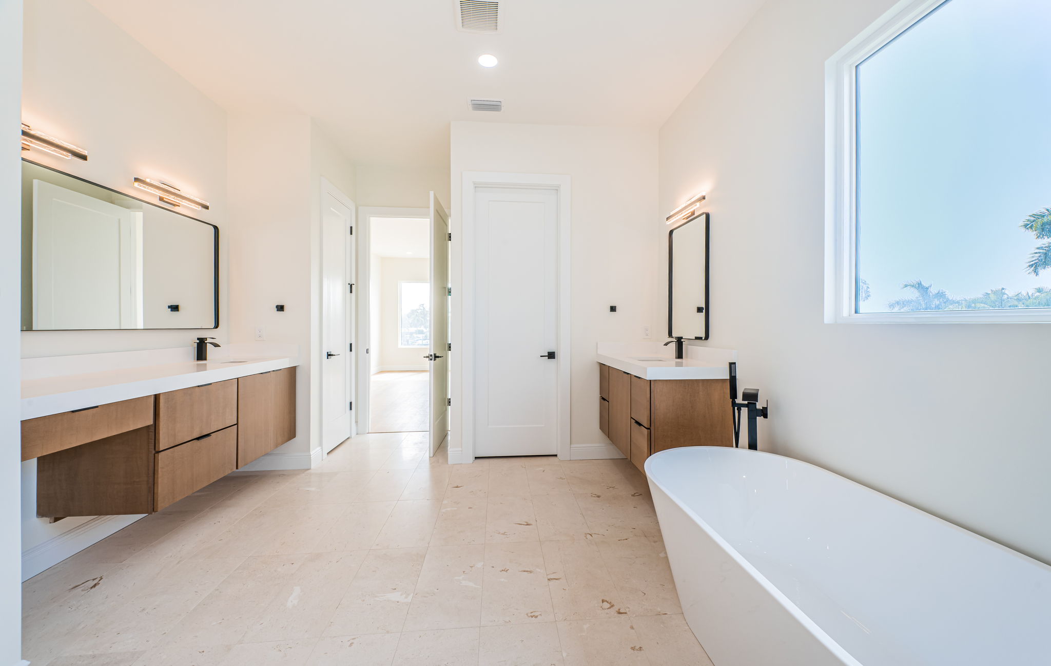 Primary Bathroom Alt2g