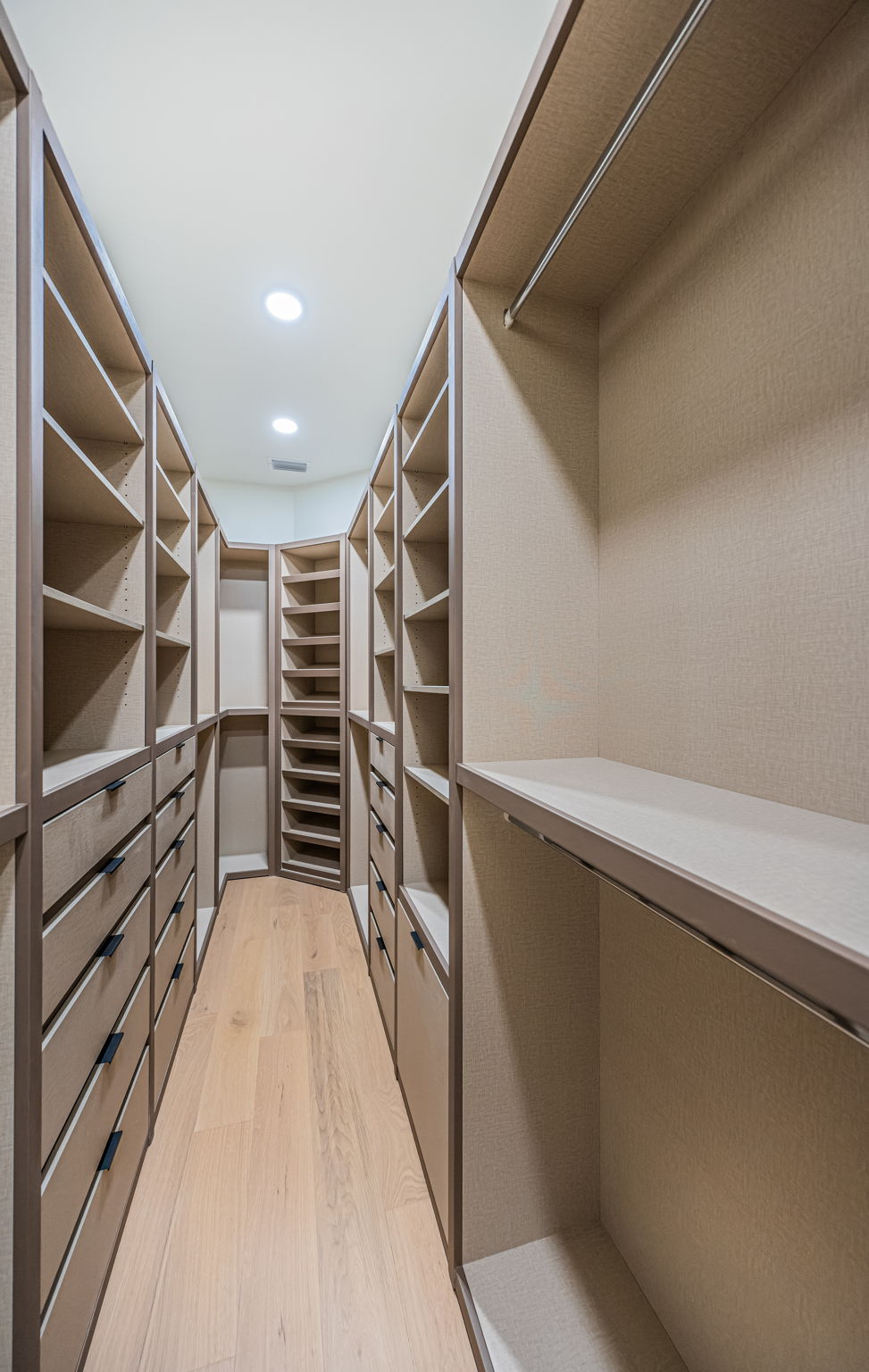 Primary Bedroom Walk-in ClosetAlt2b