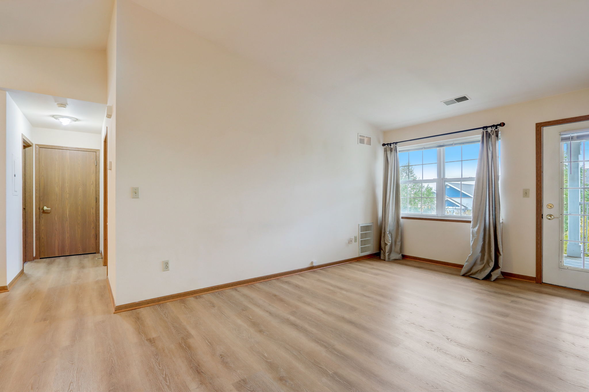 N 107th St 8-003