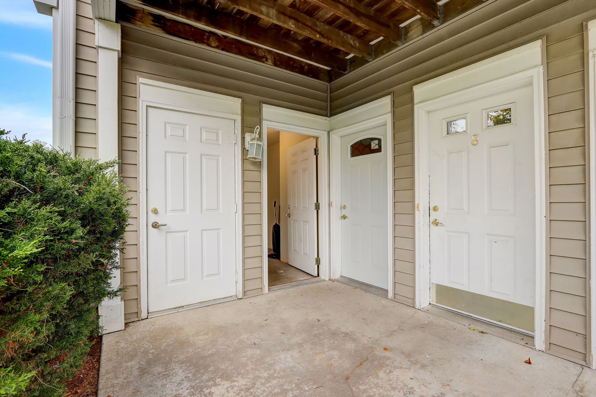 N 107th St 8-002