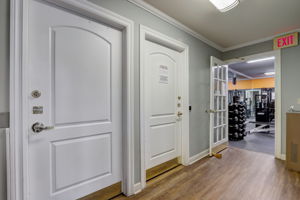 N 107th St 8-032