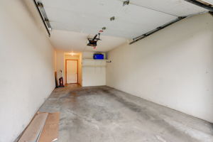 N 107th St 8-031