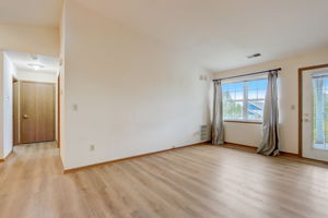 N 107th St 8-003