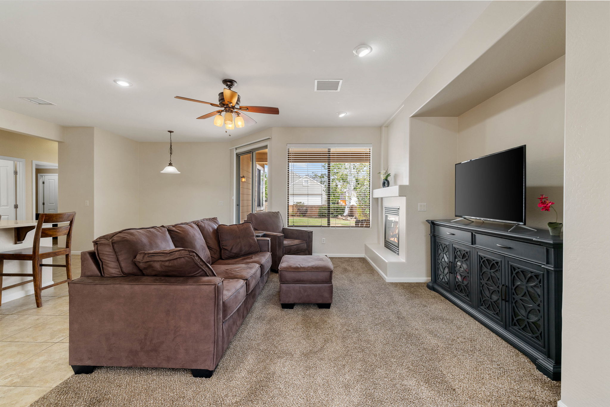 Living Room (2)