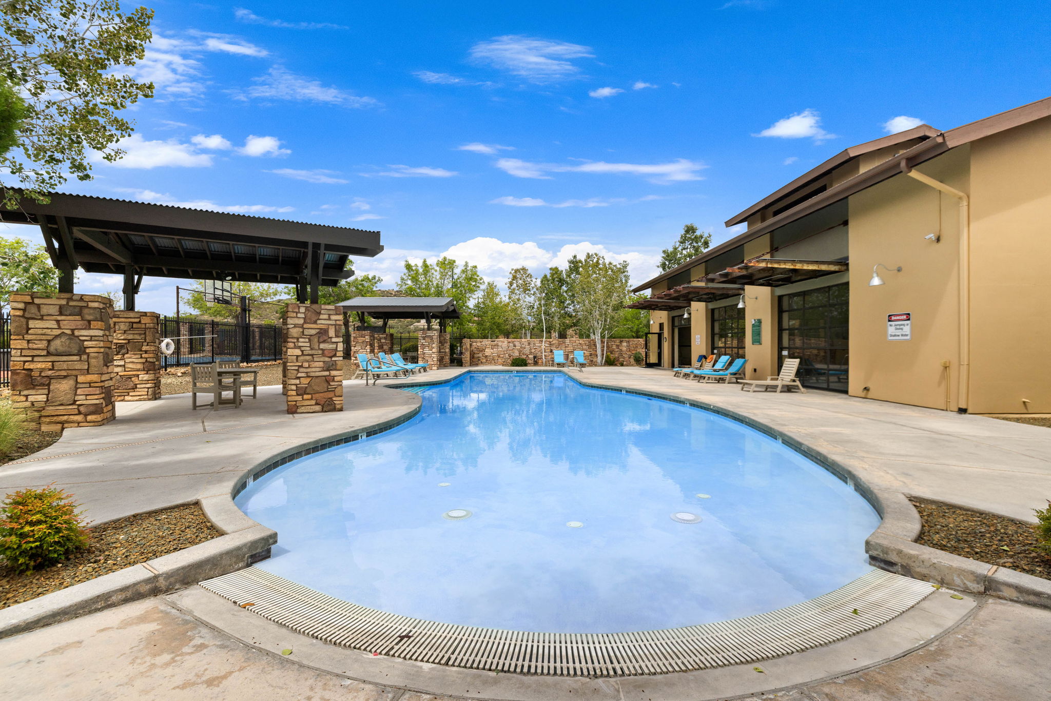 Pool (1)