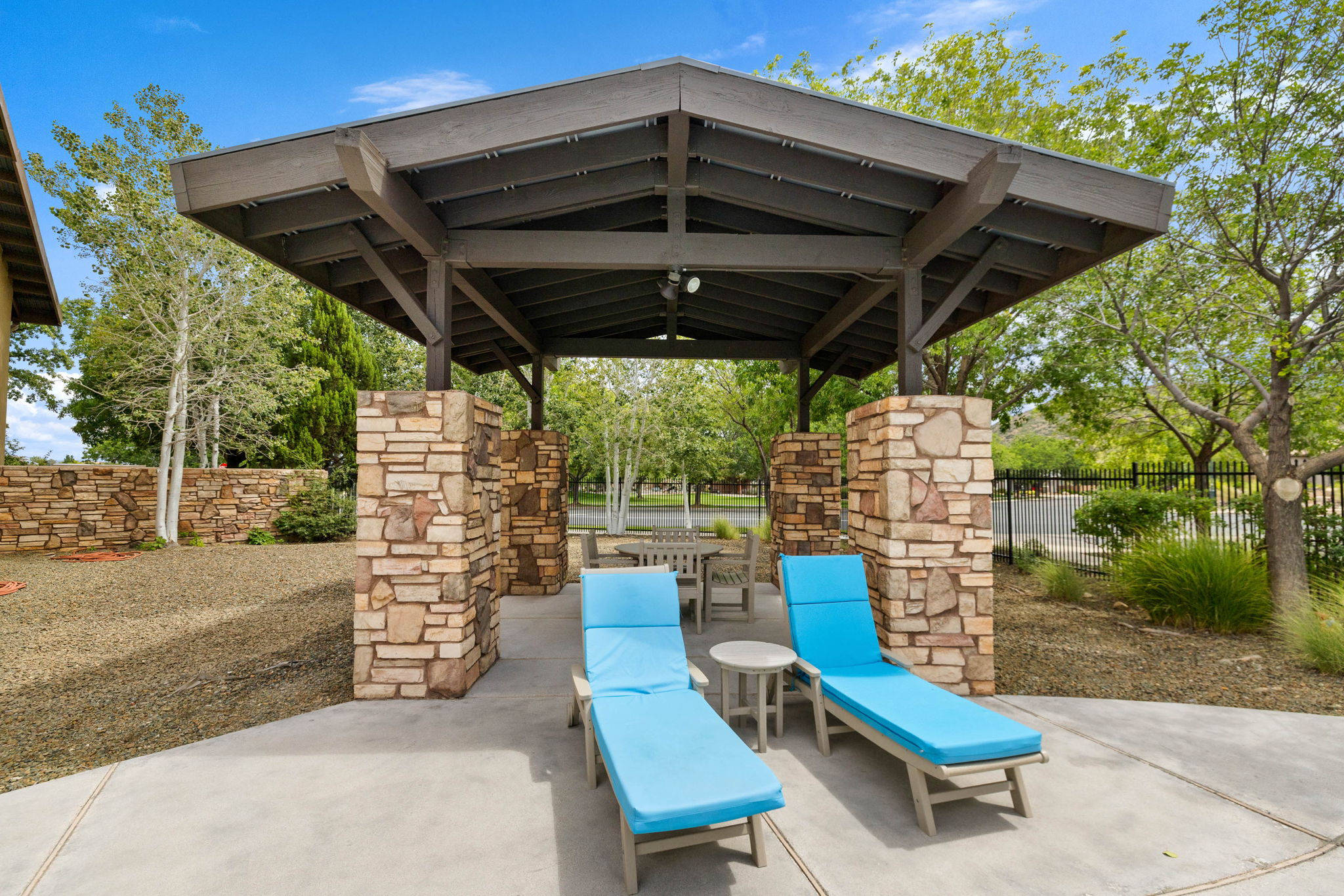 Pool Seating