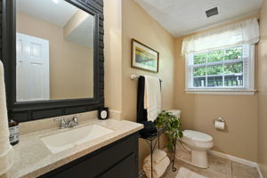  Photo 32